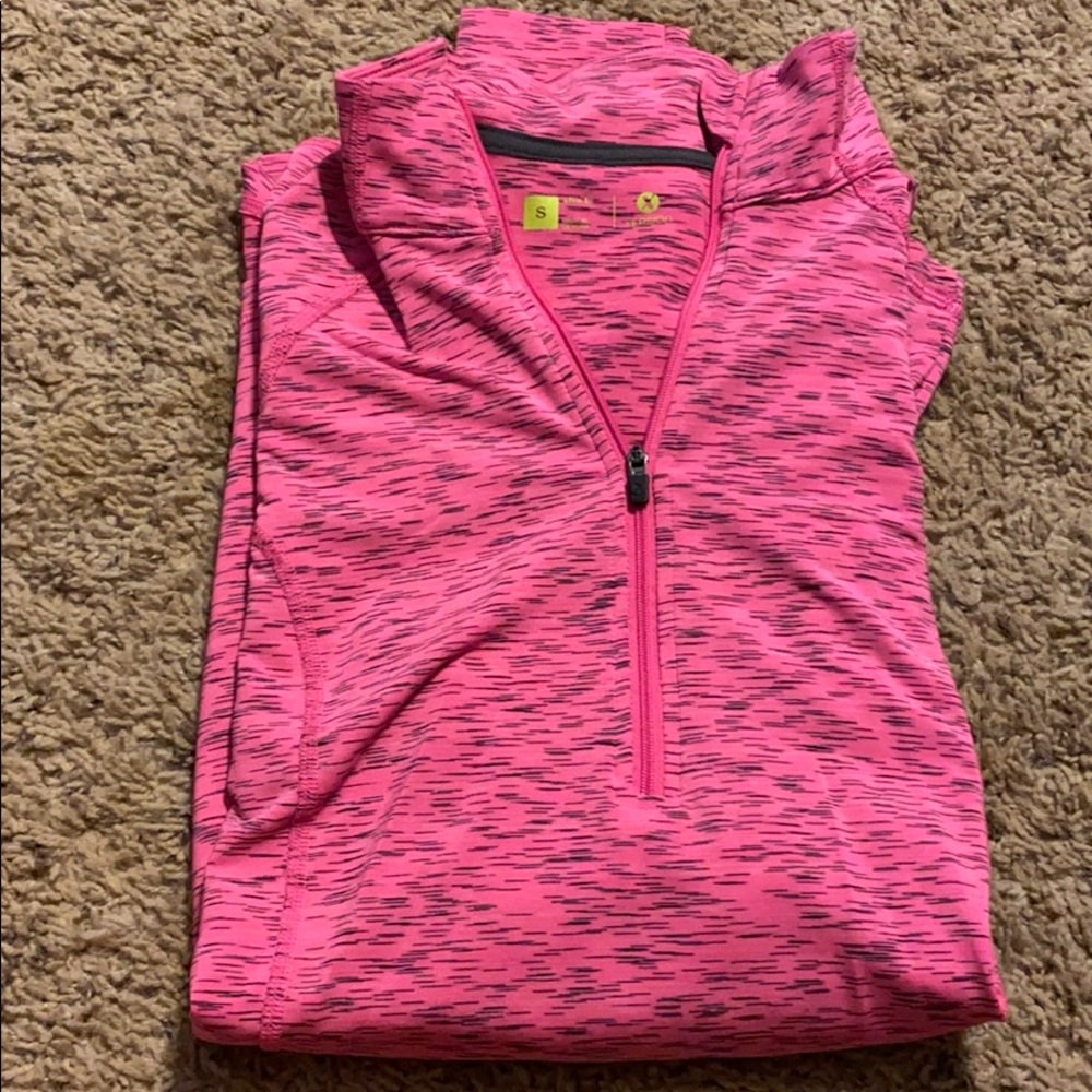 omg sleeve athletic top